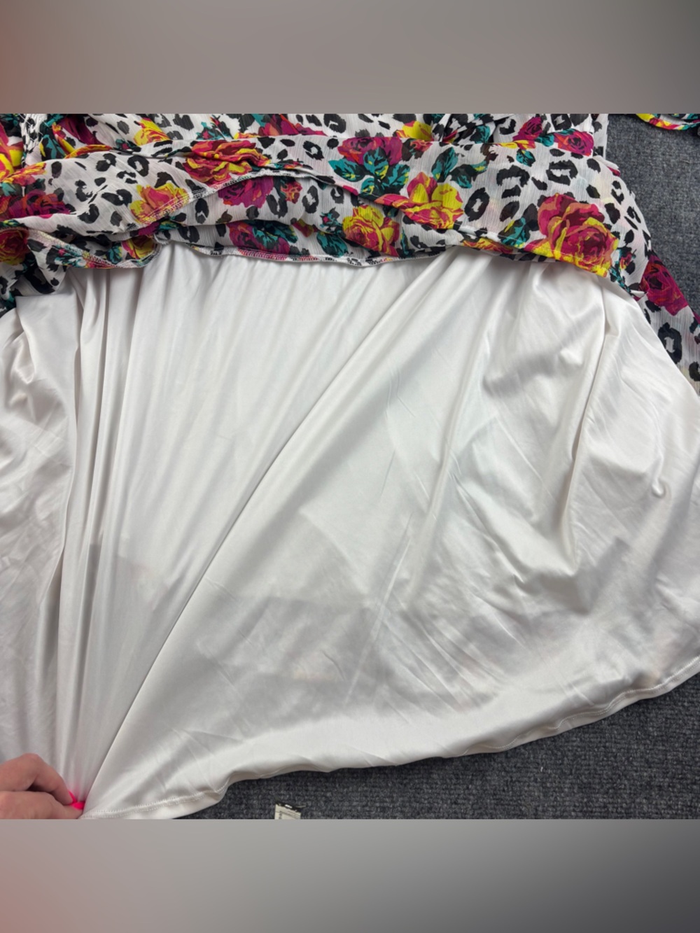 TORRID x Betsey Johnson Women’s White Leopard Floral Chiffon Dress size:: 5 - Picture 5 of 11